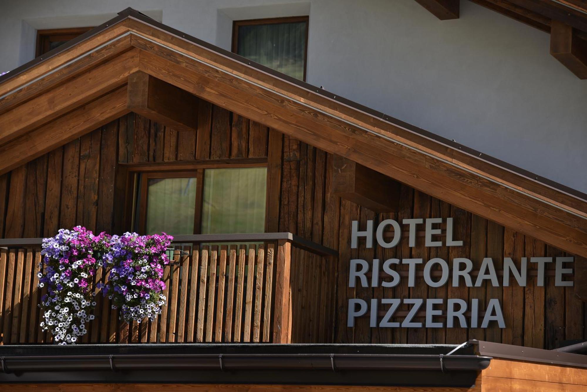 Hotel Galli'S - Centro Livigno Exterior foto