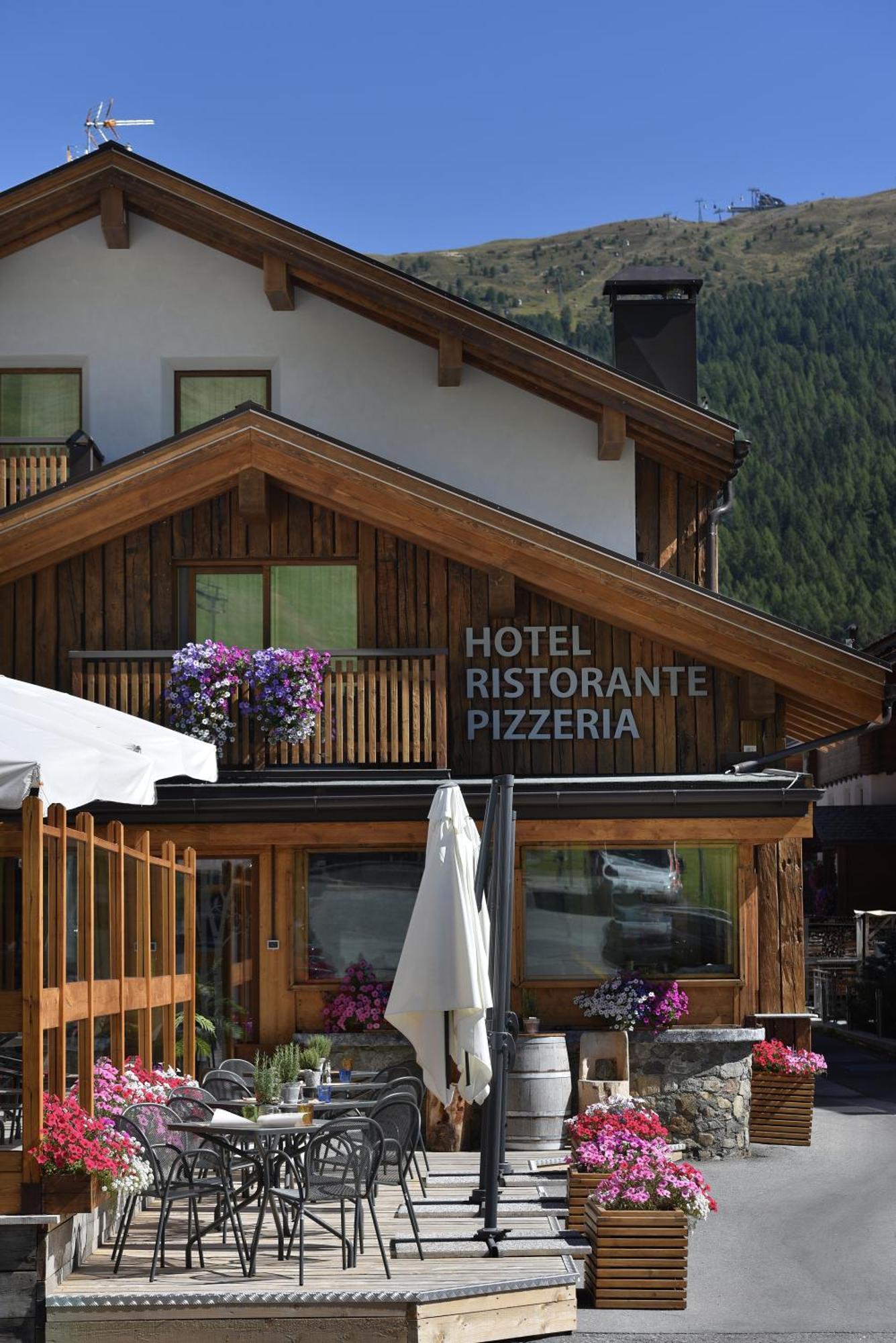 Hotel Galli'S - Centro Livigno Exterior foto